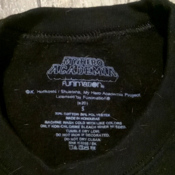 Bakugo sweater - Picture 3 of 4